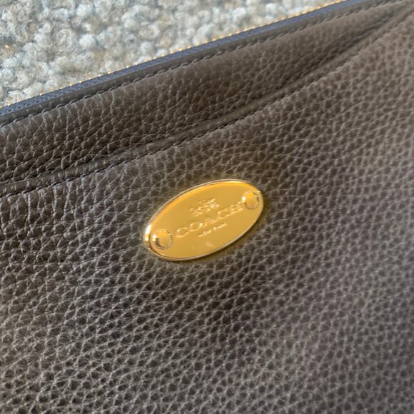 COACH DARK NAVY BLUE PEBBLED LEATHER CLUTCH WITH WRISTLET STRAP - Picture 2 of 9